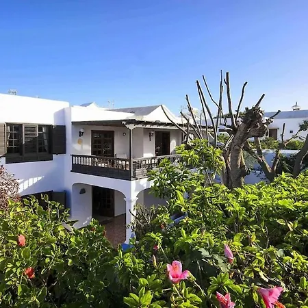 Amplia Casa Familiar Con Piscina Y Jardin Arrecife (Lanzarote)