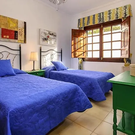 Hébergement de vacances Amplia Casa Familiar Con Piscina Y Jardin Arrecife (Lanzarote)