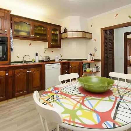 Amplia Casa Familiar Con Piscina Y Jardin Hébergement de vacances Arrecife (Lanzarote)